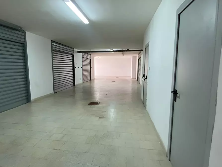 Immagine 3 di Box auto in vendita  a Manfredonia