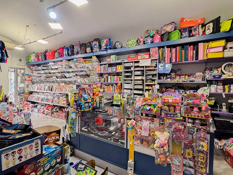 Immagine 4 di Attività commerciale in vendita  in CORSO MANFREDI a Manfredonia