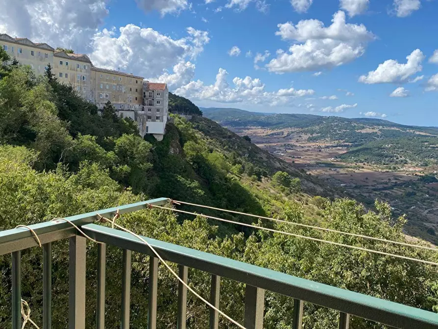 Immagine 2 di Appartamento in vendita  in VIA LATA a Monte Sant'angelo