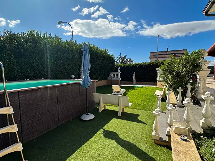 Immagine 3 di Villa in vendita  a Manfredonia