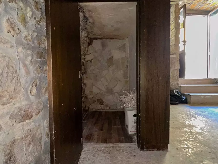 Immagine 4 di Locale commerciale in vendita  in VIA MADDALENA a Manfredonia