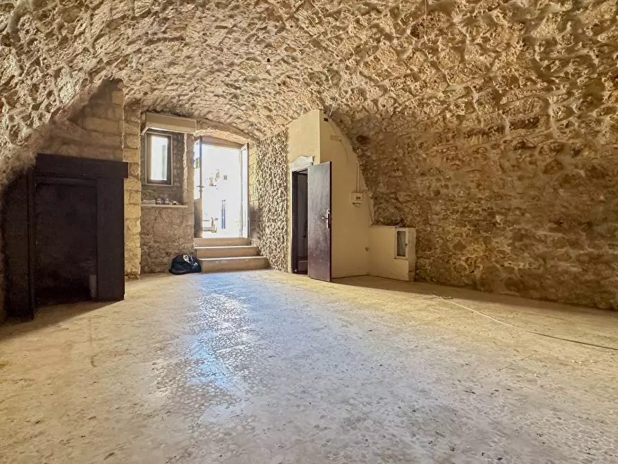 Immagine 5 di Locale commerciale in vendita  in VIA MADDALENA a Manfredonia