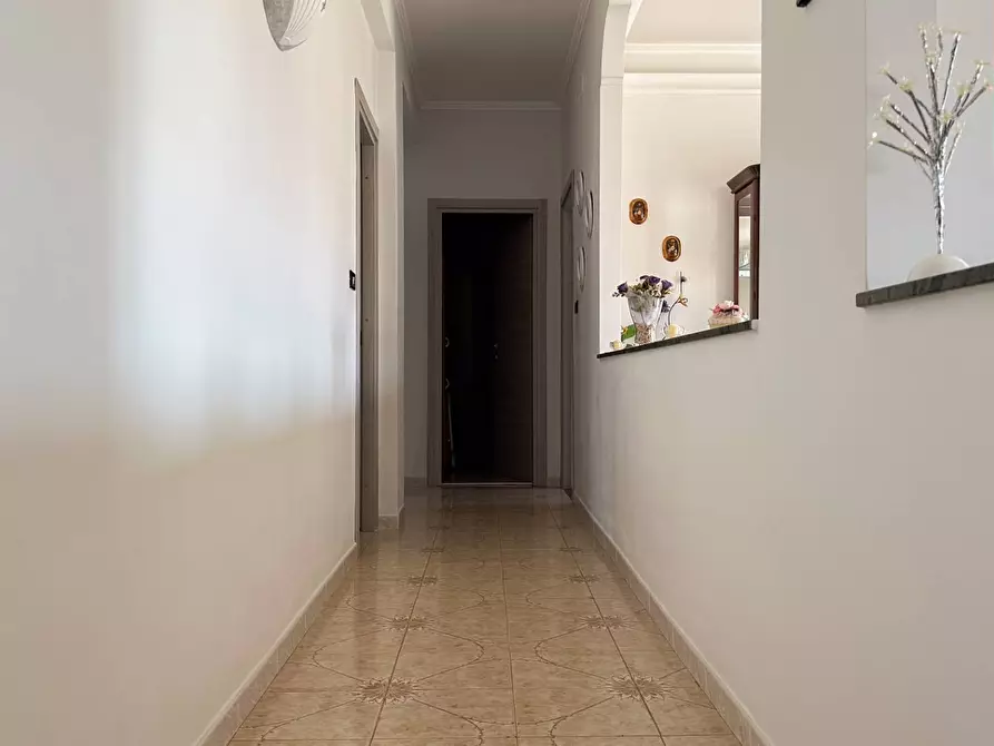 Immagine 2 di Appartamento in vendita  in piazza delle rose a Manfredonia