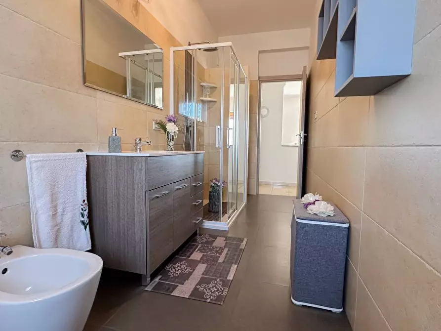 Immagine 12 di Appartamento in vendita  in piazza delle rose a Manfredonia