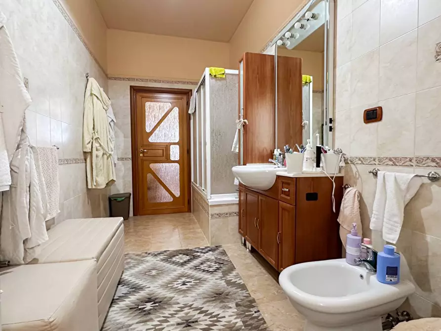 Immagine 9 di Appartamento in vendita  in VIA LUIGI ALLEGATO 7 a Manfredonia