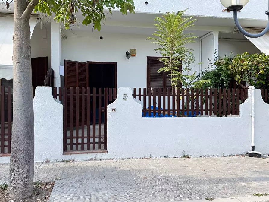 Immagine 15 di Villetta a schiera in vendita  in VIALE MANFREDONIA a Manfredonia