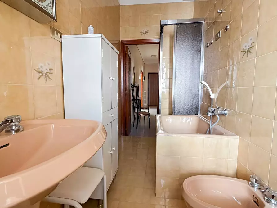 Immagine 9 di Appartamento in vendita  in via giuseppe grassi a Manfredonia