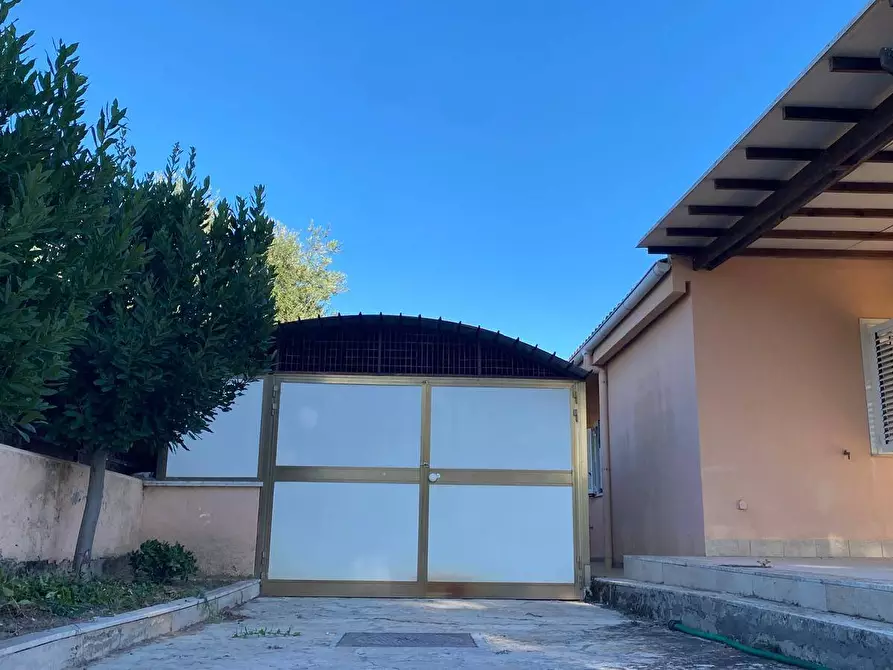 Immagine 4 di Villa in vendita  a Manfredonia