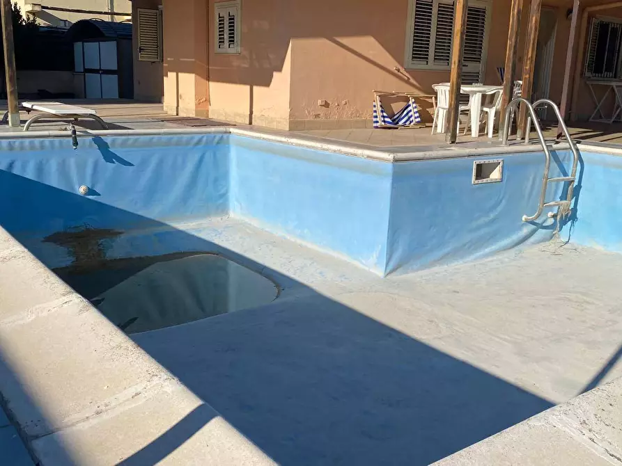 Immagine 35 di Villa in vendita  a Manfredonia