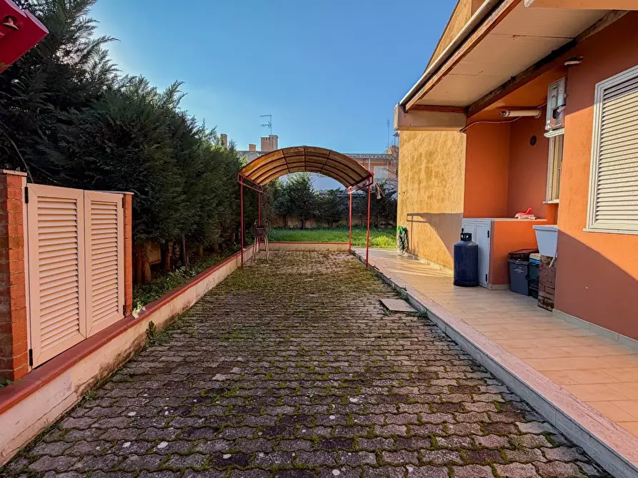 Immagine 23 di Villetta a schiera in vendita  a Manfredonia