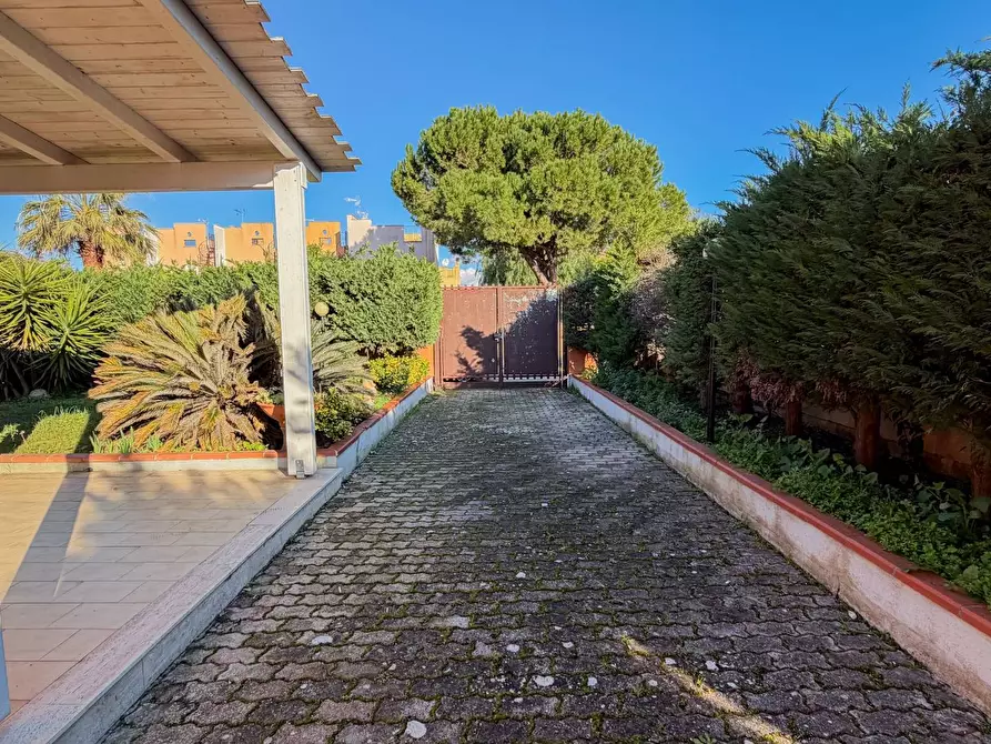 Immagine 25 di Villetta a schiera in vendita  a Manfredonia