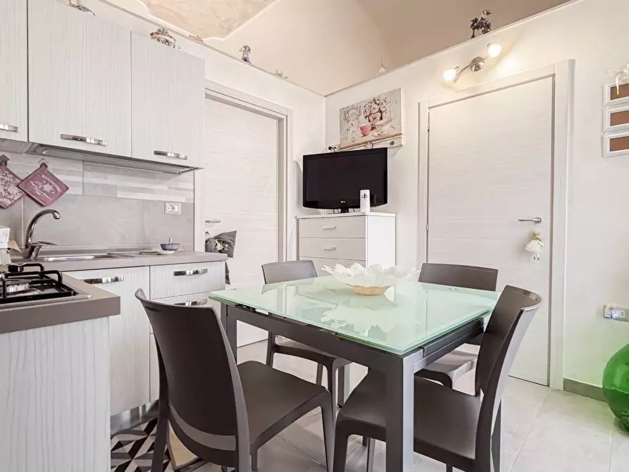 Immagine 5 di Agriturismo in vendita  in VIA POMPEO SARNELLI a Manfredonia