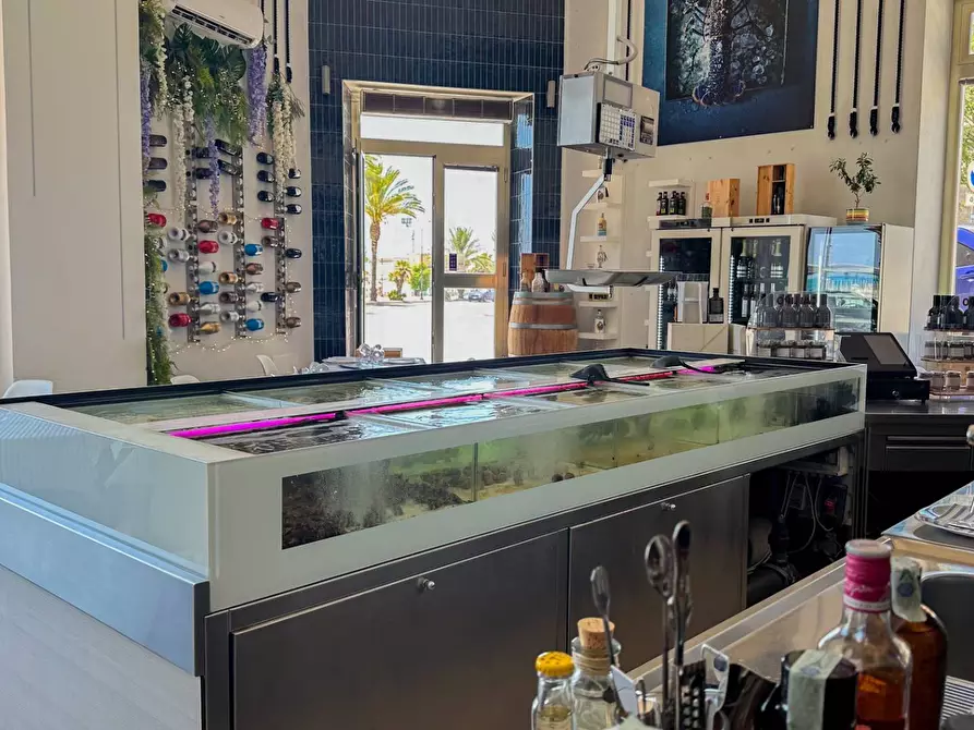 Immagine 5 di Attività commerciale in vendita  in VIALE MIRAMARE a Manfredonia