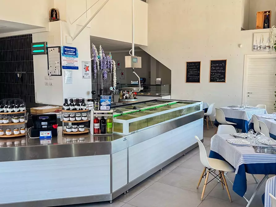 Immagine 9 di Attività commerciale in vendita  in VIALE MIRAMARE a Manfredonia