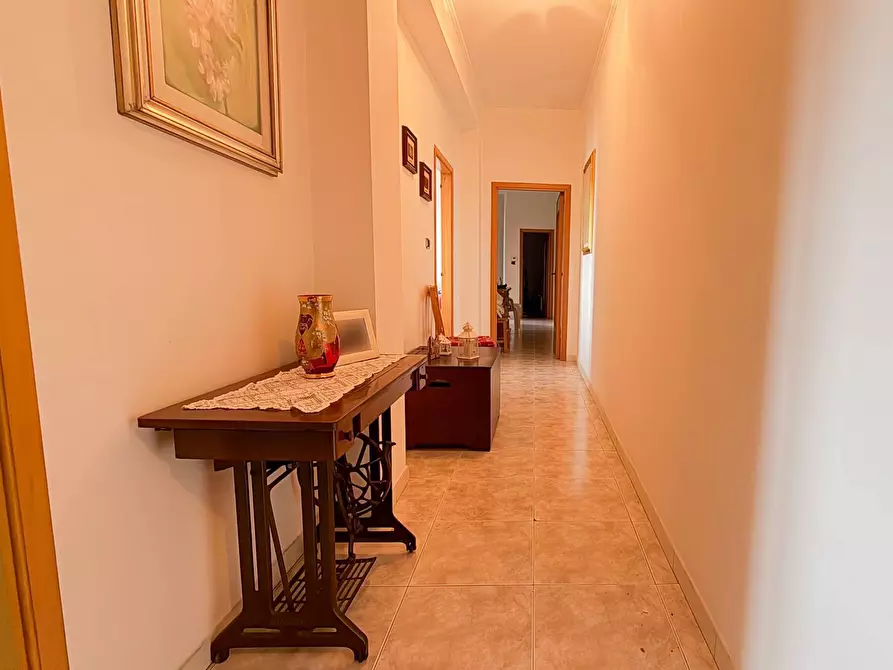 Immagine 5 di Appartamento in vendita  in PIAZZA DELLE ROSE a Manfredonia