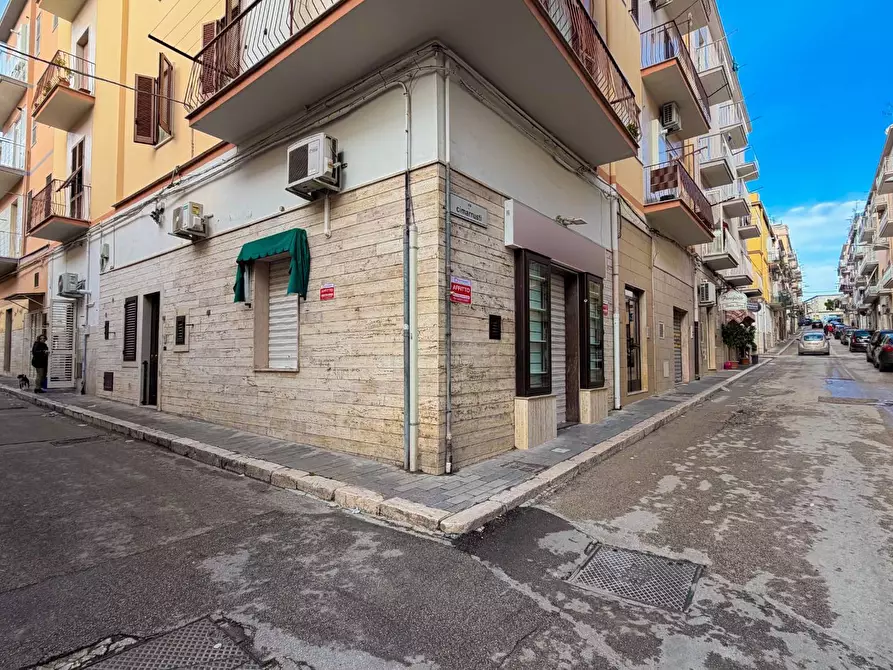 Immagine 4 di Locale commerciale in affitto  a Manfredonia