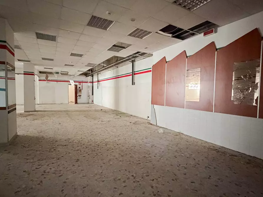 Immagine 11 di Attività commerciale   in VIA DI VITTORIO a Manfredonia