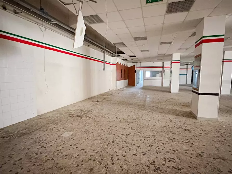 Immagine 12 di Attività commerciale   in VIA DI VITTORIO a Manfredonia