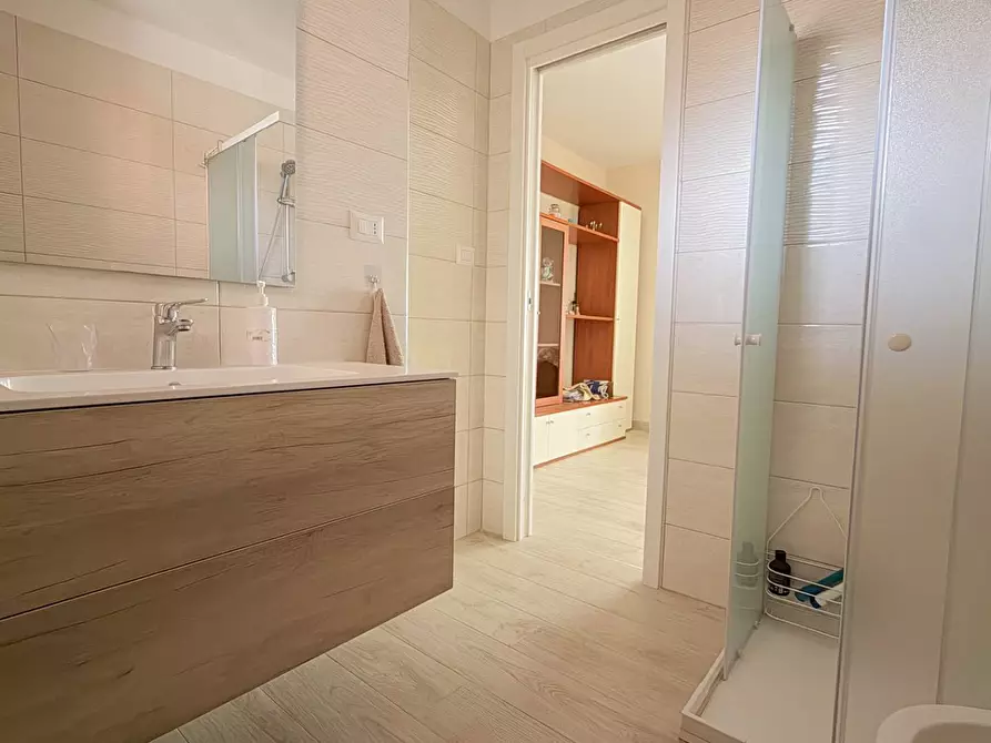 Immagine 13 di Appartamento in vendita  a Manfredonia