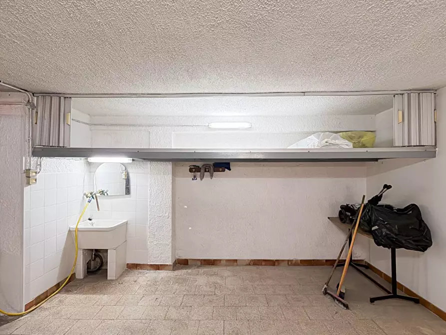 Immagine 7 di Box auto in vendita  in FRACCACRETA a Manfredonia