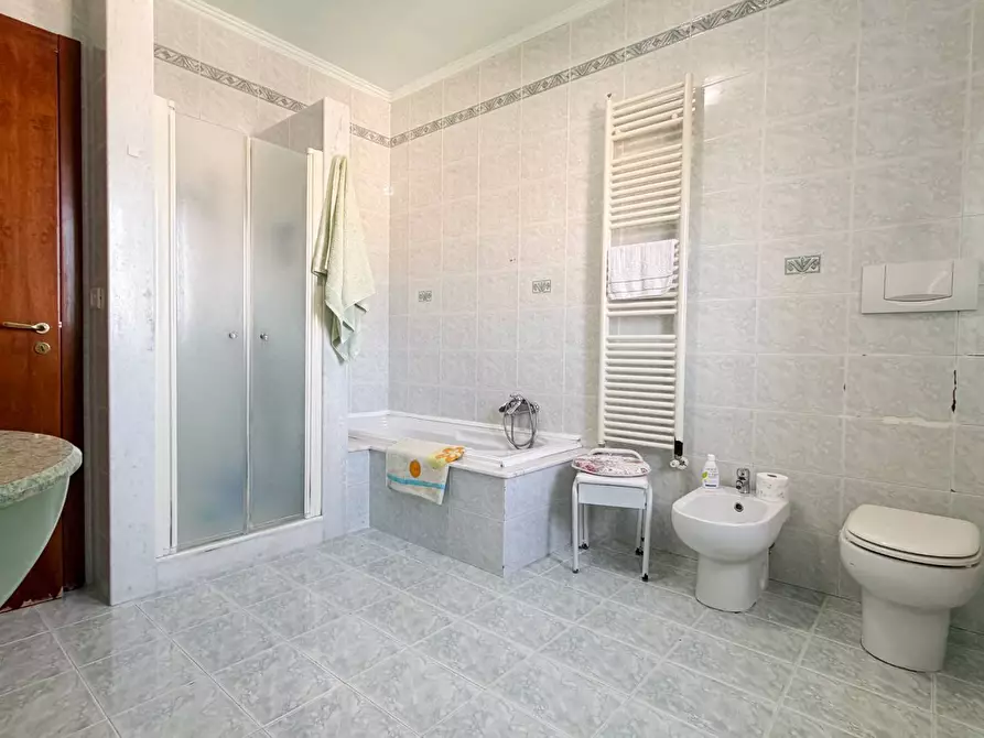 Immagine 19 di Appartamento in vendita  in VIA TOGLIATTI a Manfredonia