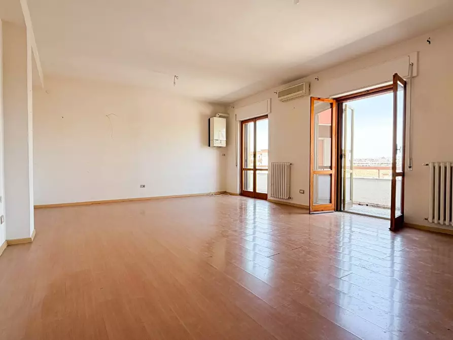 Immagine 4 di Appartamento in vendita  a Manfredonia