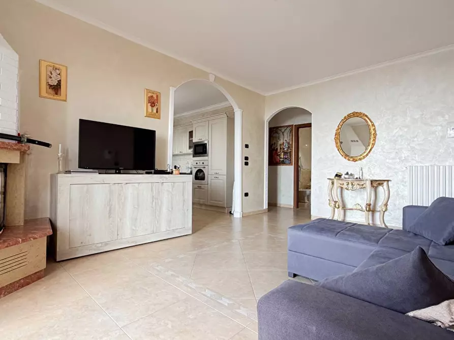 Immagine 3 di Appartamento in vendita  in VIA DEI LONGOBARDI a Monte Sant'angelo