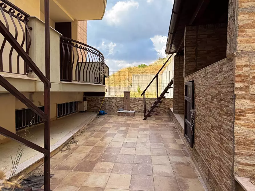 Immagine 17 di Appartamento in vendita  in VIA DEI LONGOBARDI a Monte Sant'angelo