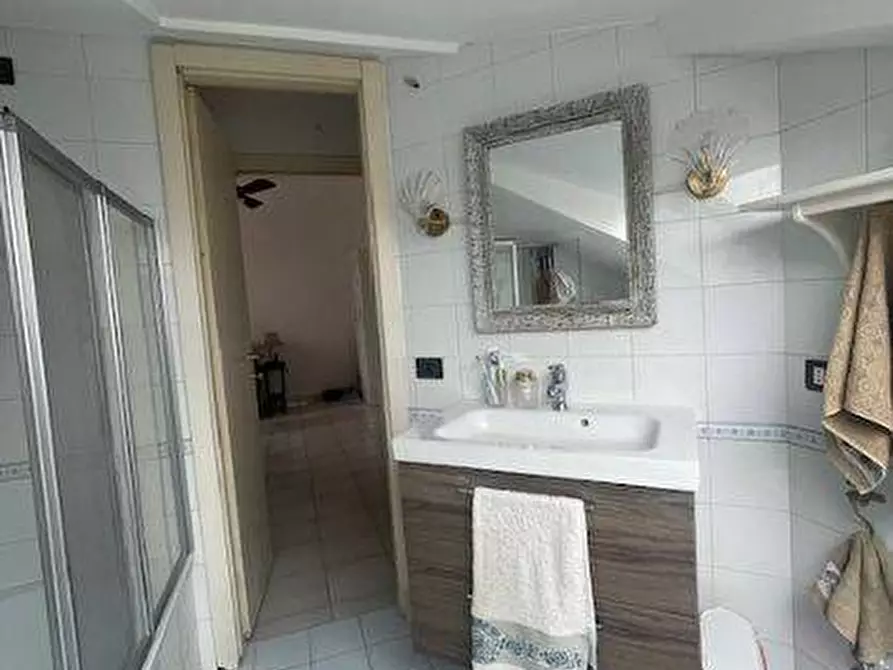 Immagine 13 di Appartamento in vendita  a Civitanova Marche