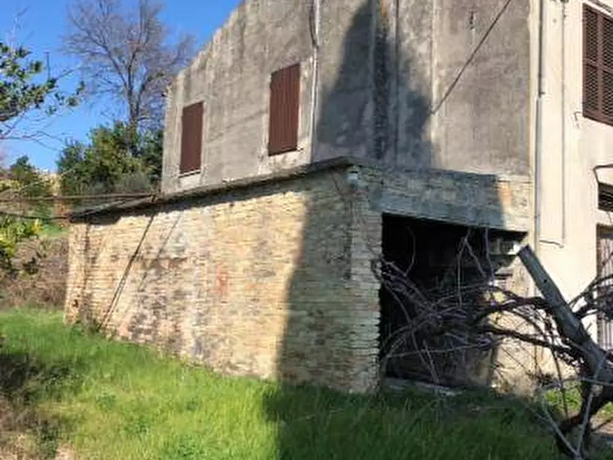 Immagine 4 di Rustico / casale in vendita  a Massignano