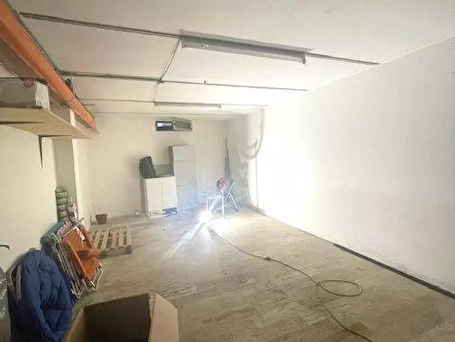 Immagine 1 di Box auto in vendita  a Grottammare