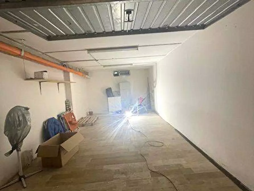 Immagine 2 di Box auto in vendita  a Grottammare