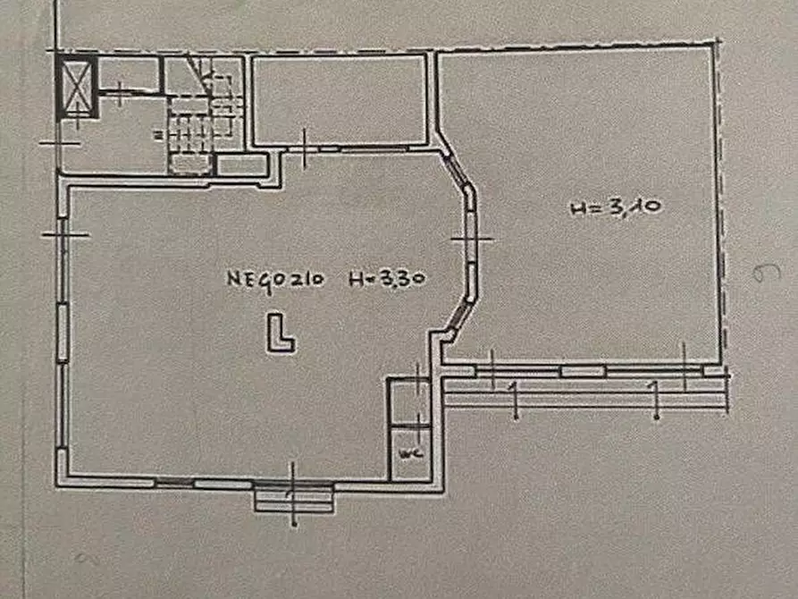 Immagine 2 di Locale commerciale in affitto  a San Benedetto Del Tronto