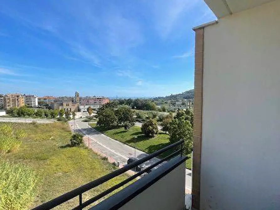 Immagine 21 di Appartamento in vendita  a Grottammare