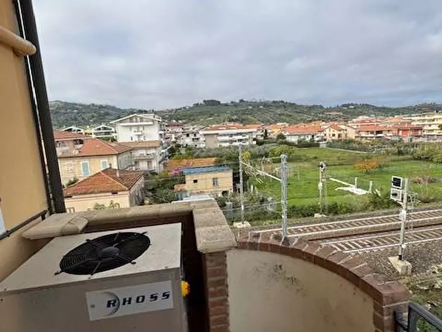 Immagine 1 di Appartamento in vendita  a Alba Adriatica