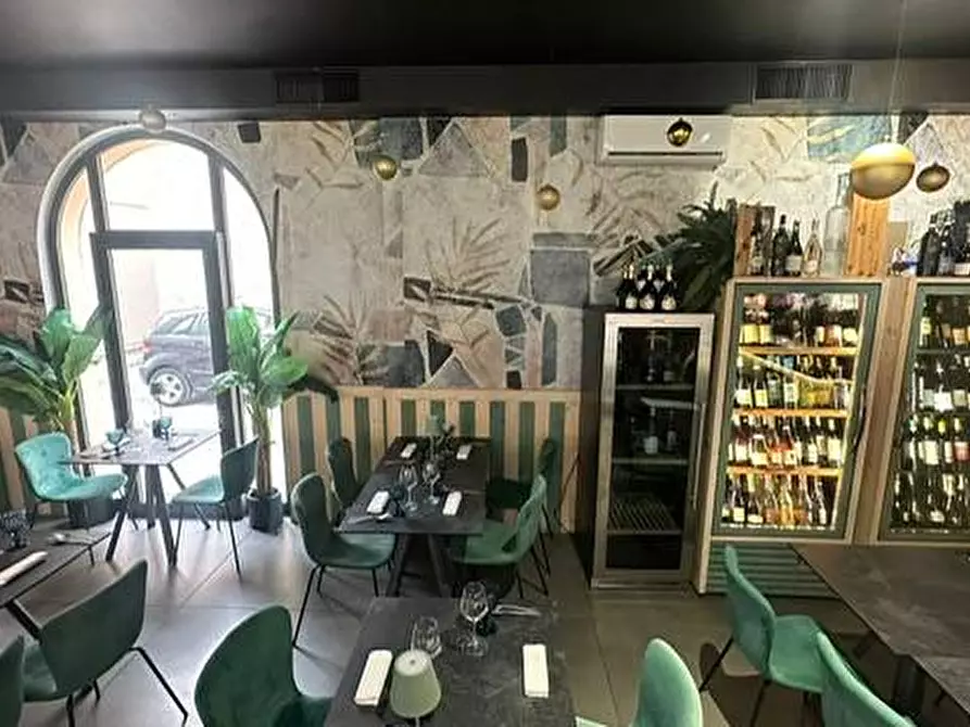 Immagine 5 di Attività commerciale in vendita  a San Benedetto Del Tronto