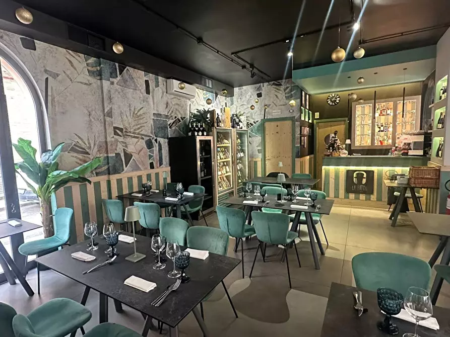 Immagine 7 di Attività commerciale in vendita  a San Benedetto Del Tronto