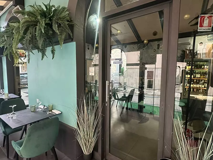 Immagine 9 di Attività commerciale in vendita  a San Benedetto Del Tronto