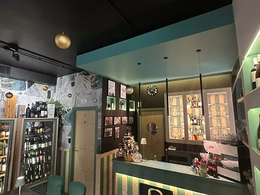 Immagine 11 di Attività commerciale in vendita  a San Benedetto Del Tronto