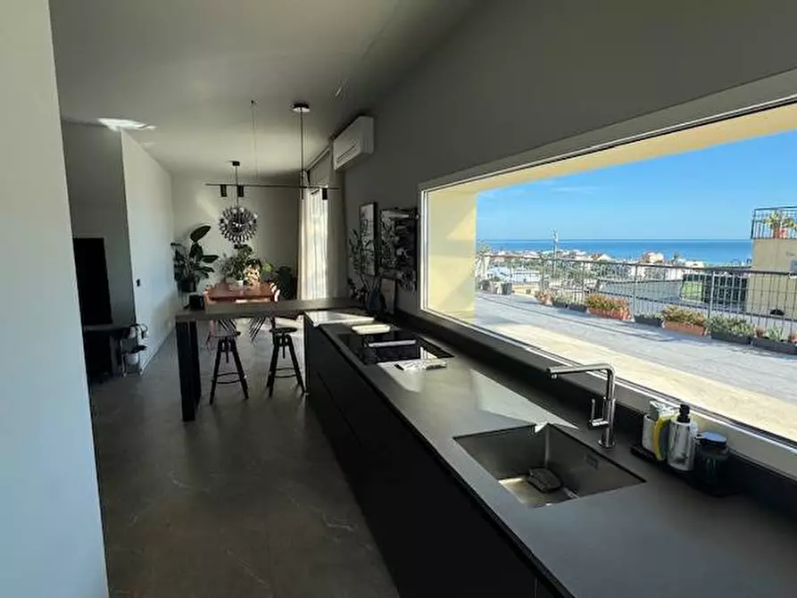 Immagine 2 di Attico in vendita  a Grottammare