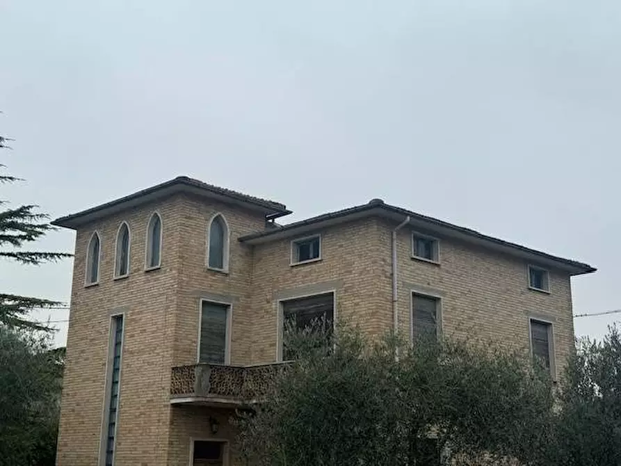 Immagine 1 di Casa indipendente in vendita  a Montalto Delle Marche