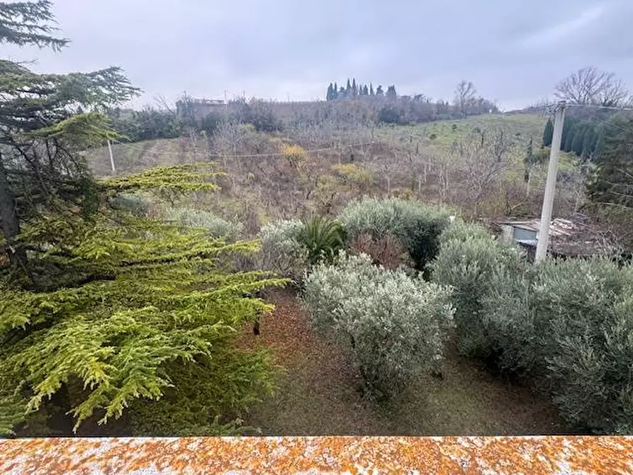Immagine 9 di Casa indipendente in vendita  a Montalto Delle Marche