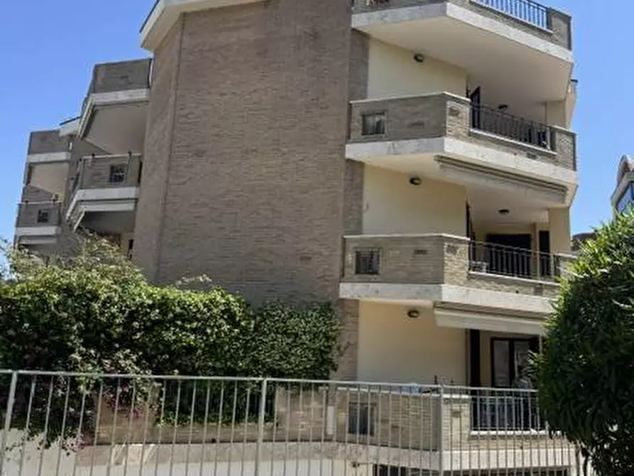 Immagine 1 di Appartamento in vendita  a Roseto Degli Abruzzi