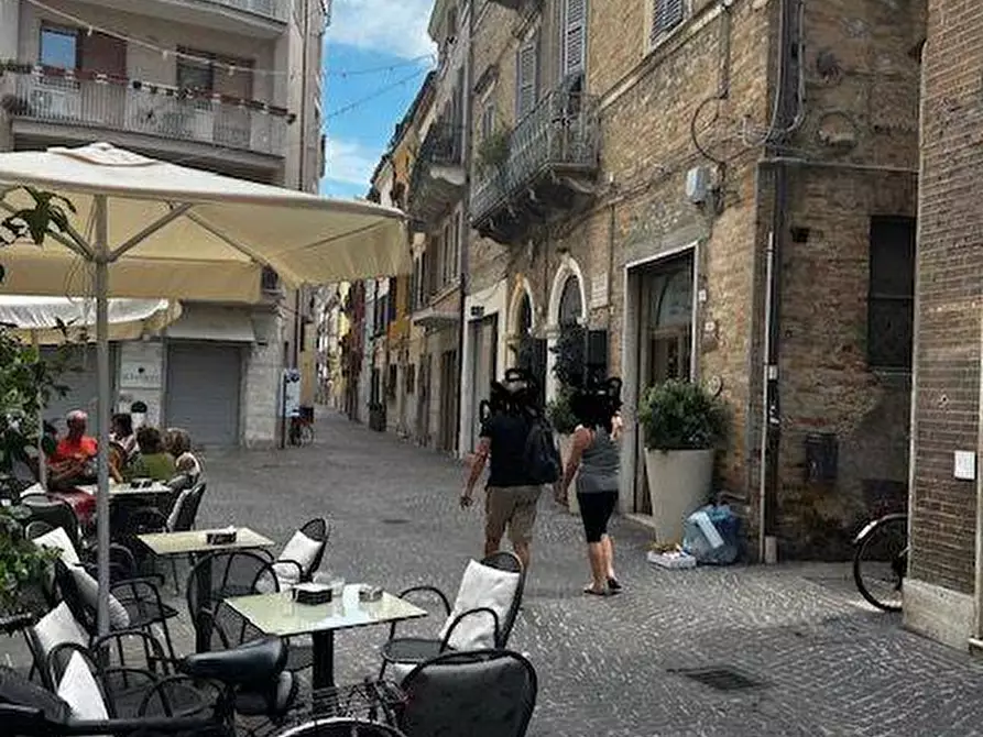 Immagine 2 di Locale commerciale in affitto  a San Benedetto Del Tronto