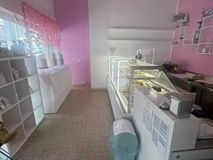 Immagine 1 di Locale commerciale in affitto  a San Benedetto Del Tronto