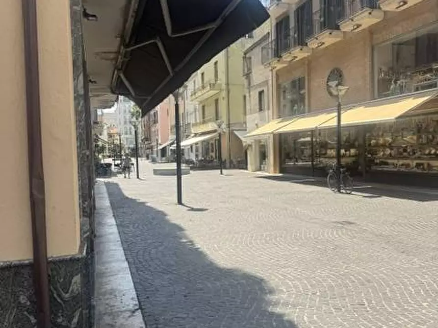 Immagine 17 di Appartamento in vendita  a San Benedetto Del Tronto