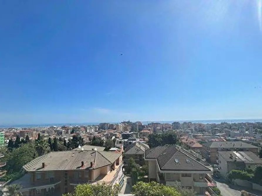 Immagine 19 di Appartamento in vendita  a San Benedetto Del Tronto