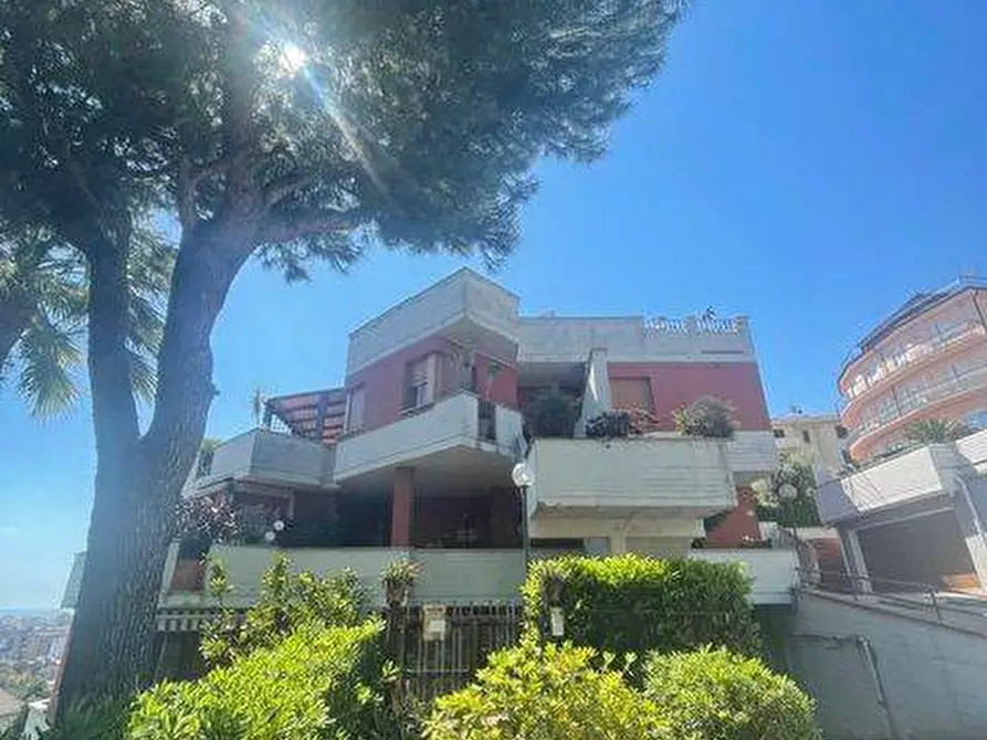 Immagine 33 di Appartamento in vendita  a San Benedetto Del Tronto