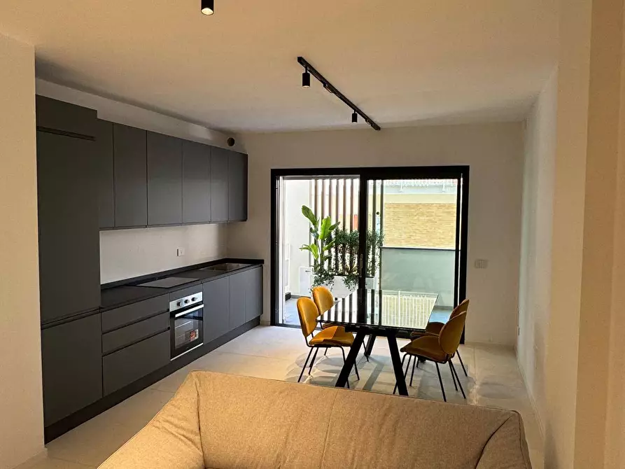 Immagine 5 di Appartamento in vendita  a San Benedetto Del Tronto