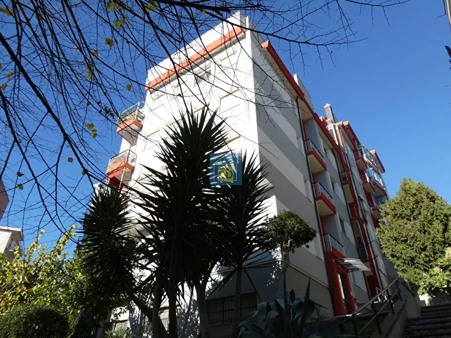 Immagine 1 di Appartamento in vendita  in Via Francesco Mignone 40 a Savona